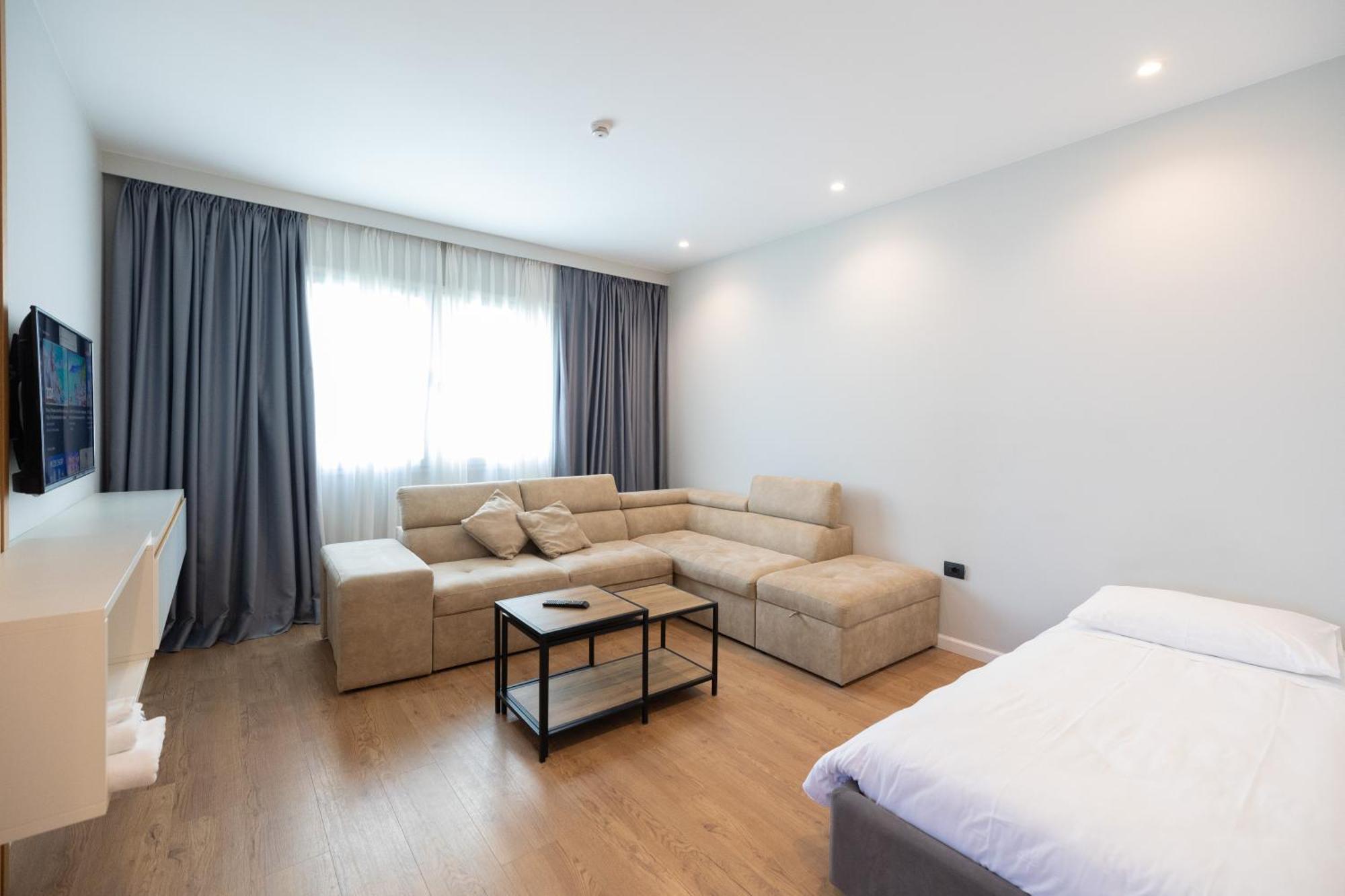 Duka Hotel Вльора Екстер'єр фото