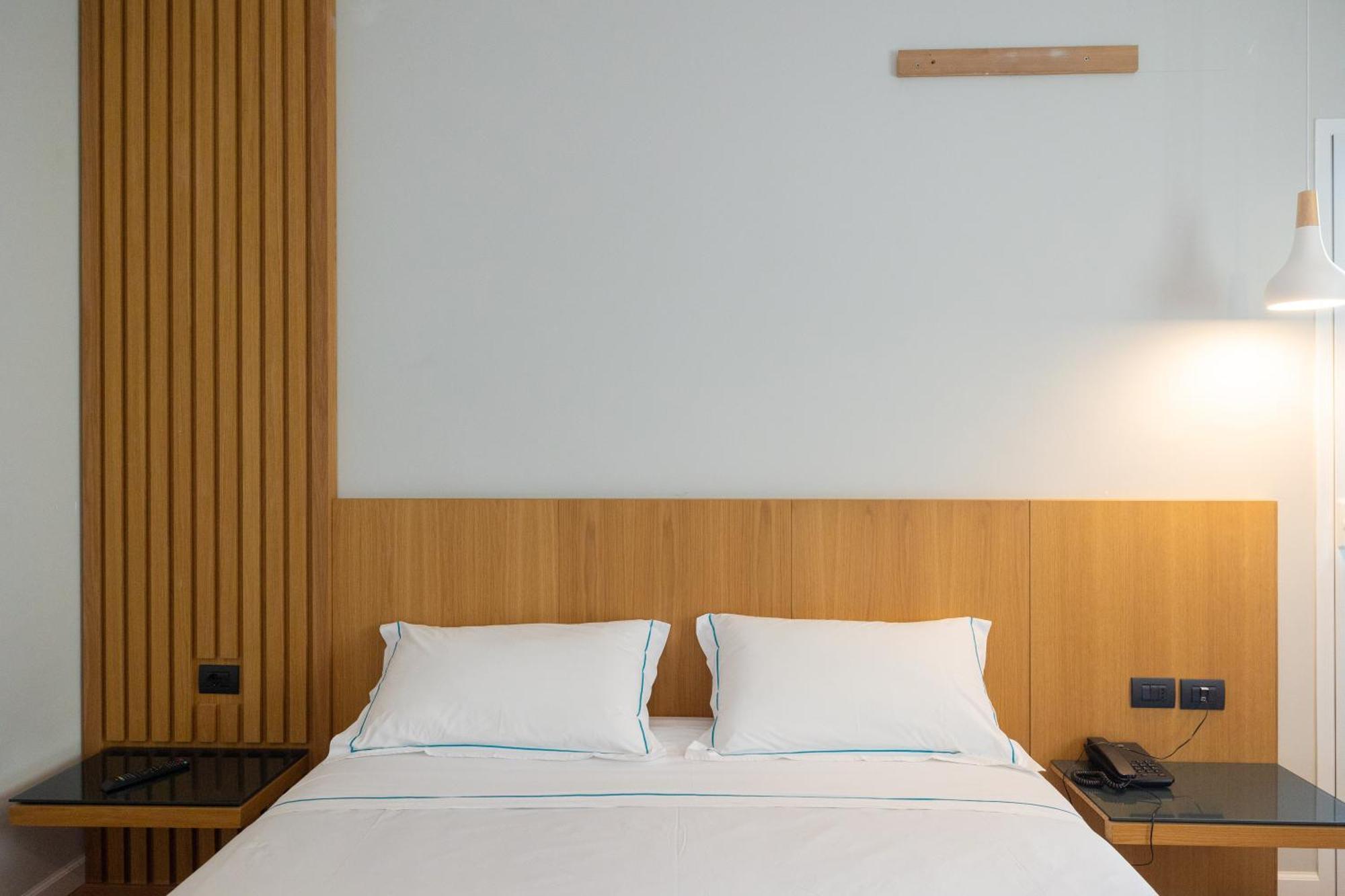 Duka Hotel Вльора Екстер'єр фото
