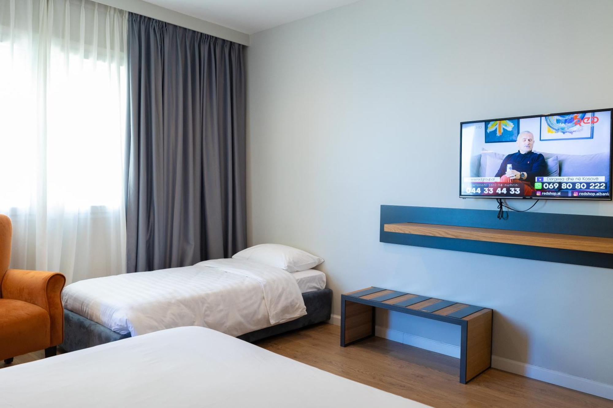 Duka Hotel Вльора Екстер'єр фото