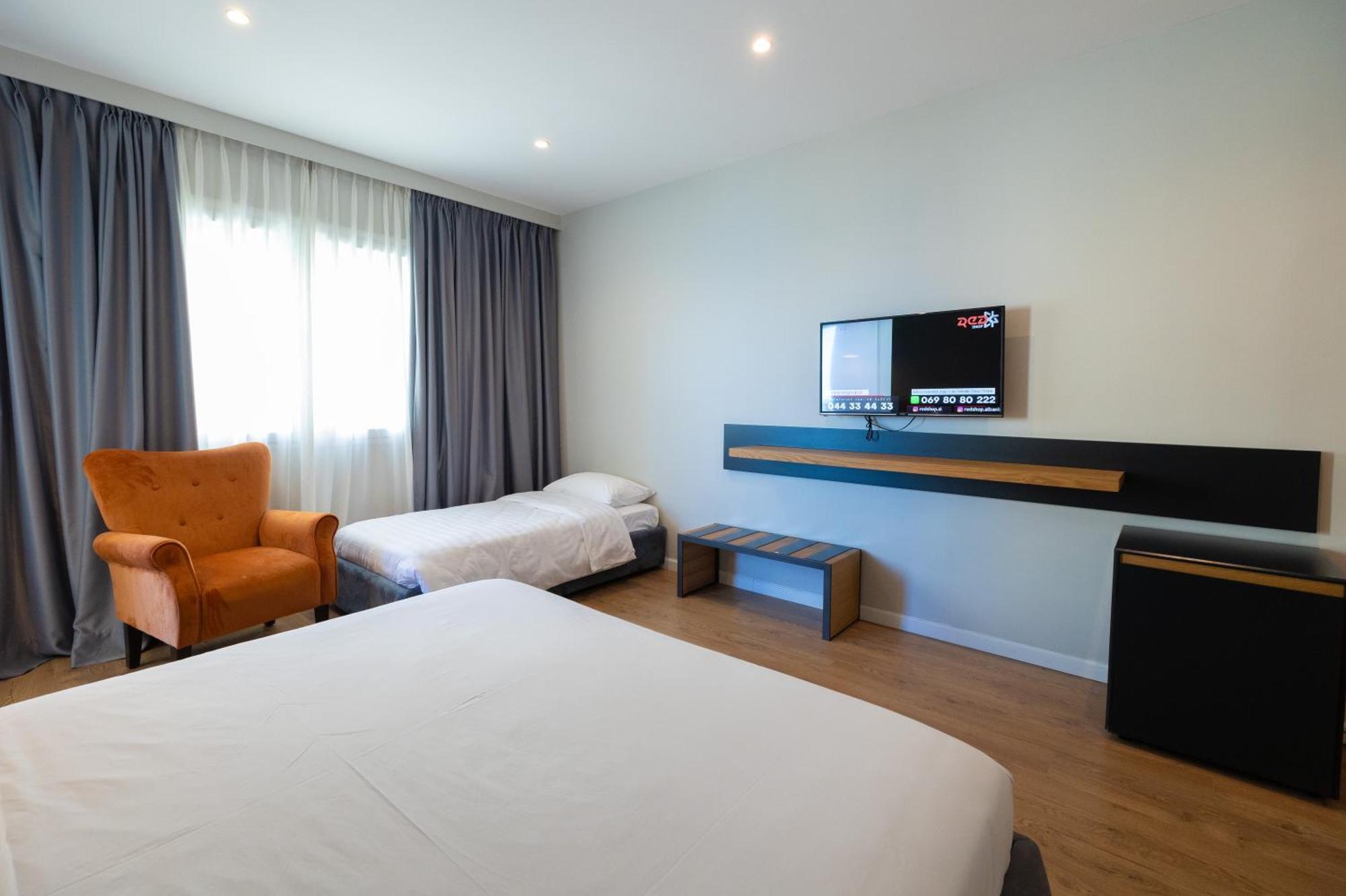 Duka Hotel Вльора Екстер'єр фото