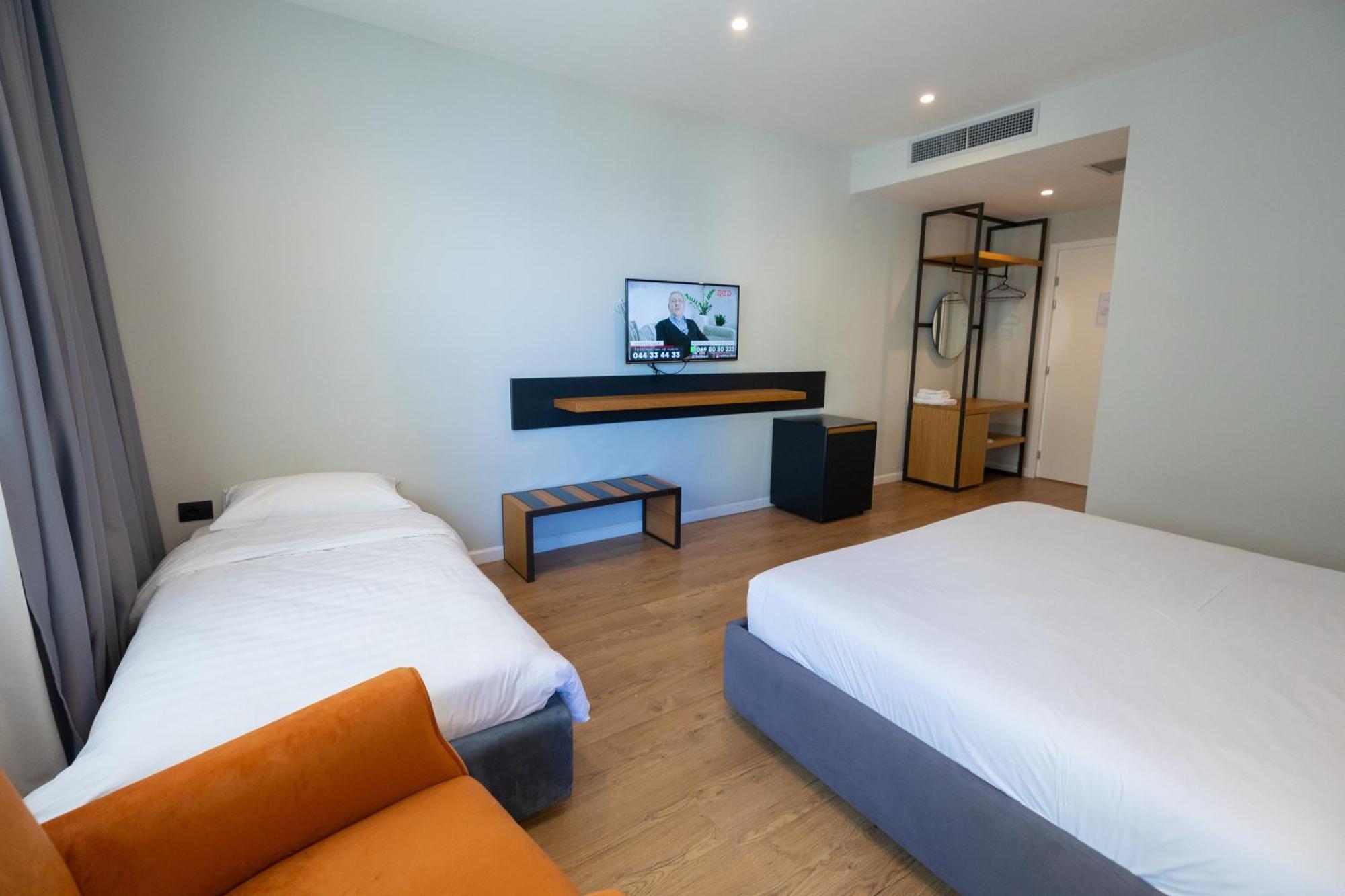Duka Hotel Вльора Екстер'єр фото